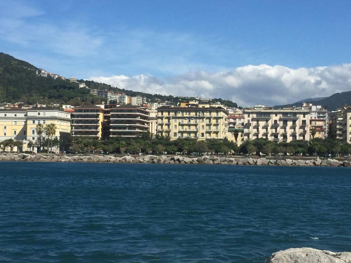 B&B Di Mare E D'Azzurro Salerno Exterior photo